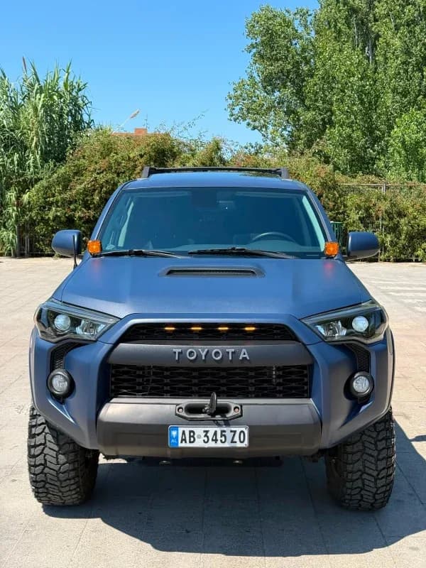 Toyota 4Runner TRD  Offroad SUV 3