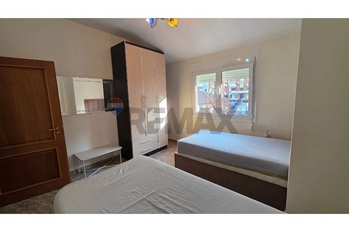 Jepet me qira apartament 2+1 me sipërfaqe 93 m². 4