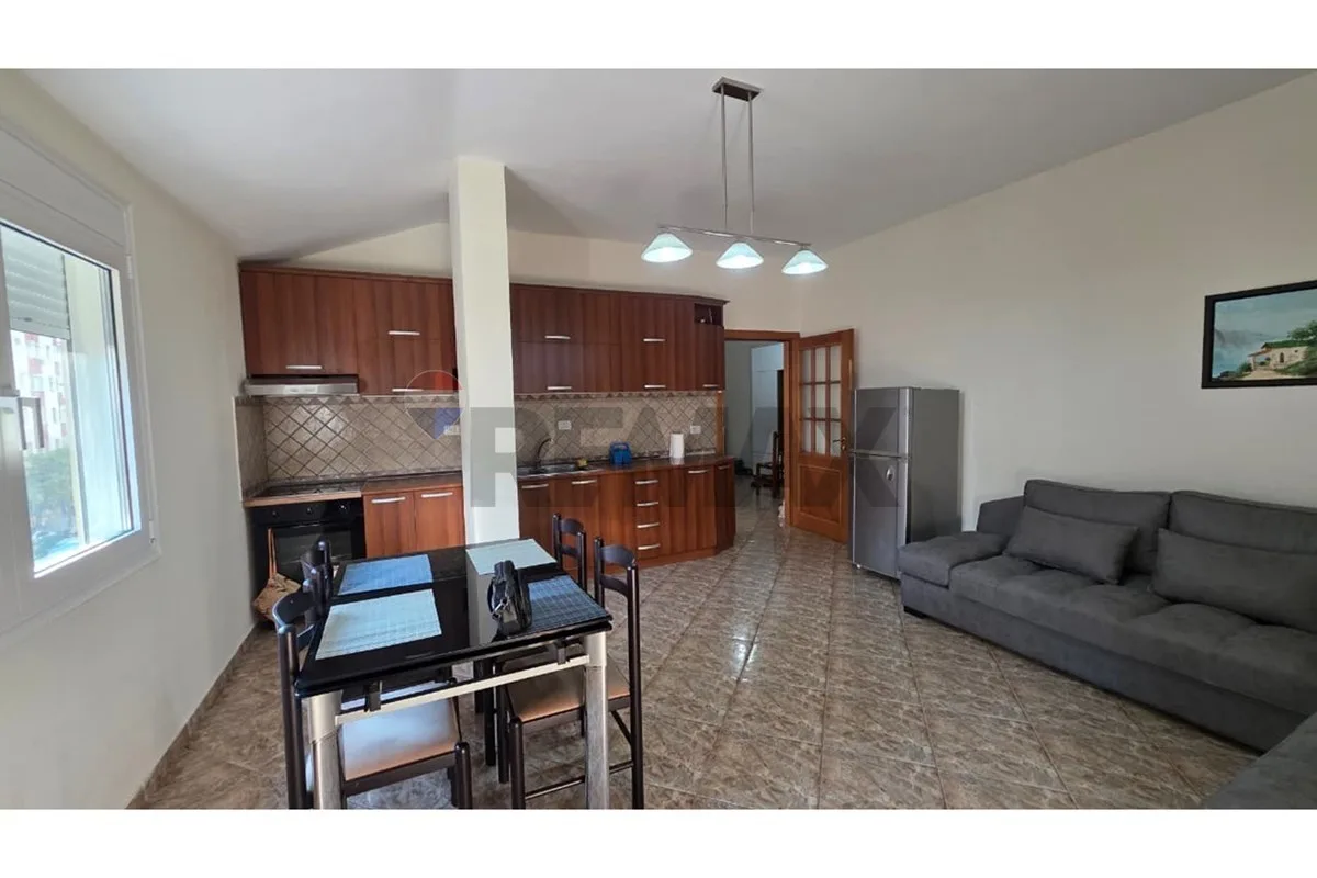 Jepet me qira apartament 2+1 me sipërfaqe 93 m². 2