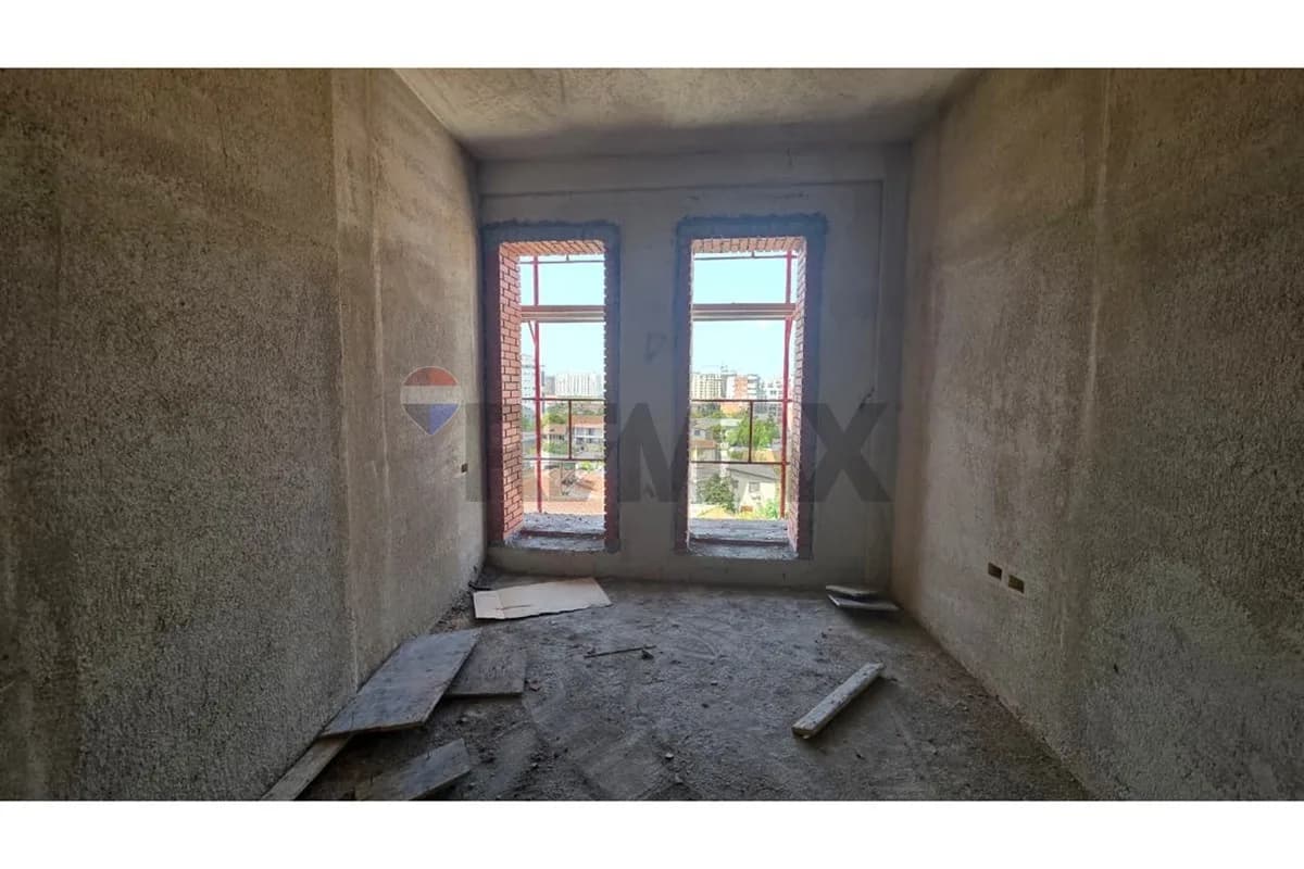 Apartament - Për Shitje - Rruga Artan Lenja, Tiranë