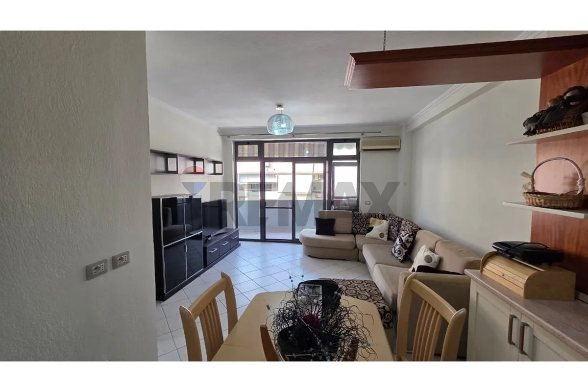APARTAMENT ME QIRA, KOMUNE E PARISIT