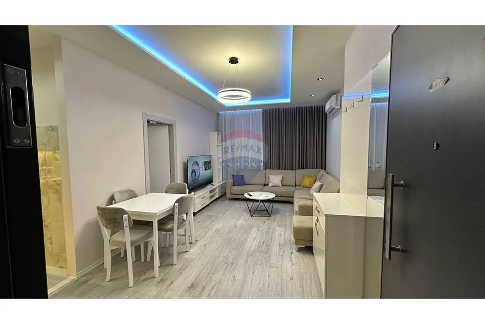 Jepet apartament me qira tek ruga Riza Cerova