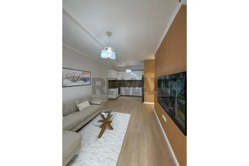 Shitet Apartament 1+1 tek Kompleksi Golden Park