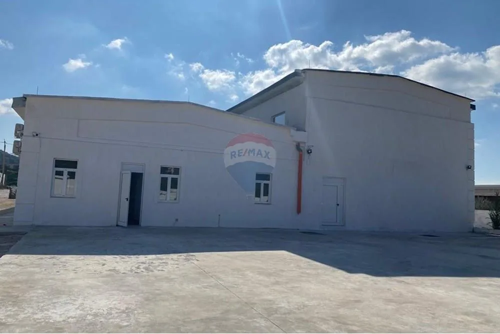 Magazinë/Kapanon - Për Shitje - Delvinë, Sarandë
